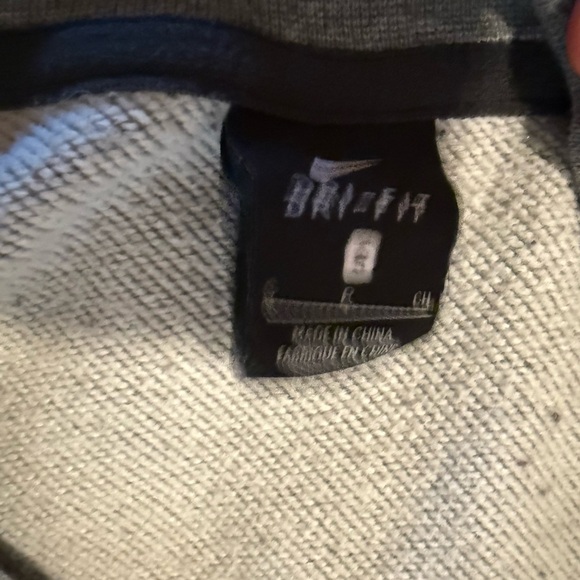 NIKE cropped crewneck sweatshirt SMALL - Picture 4 of 5